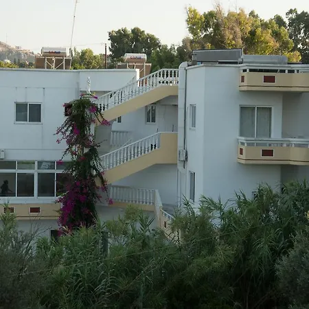 Aphrodite Apartment *