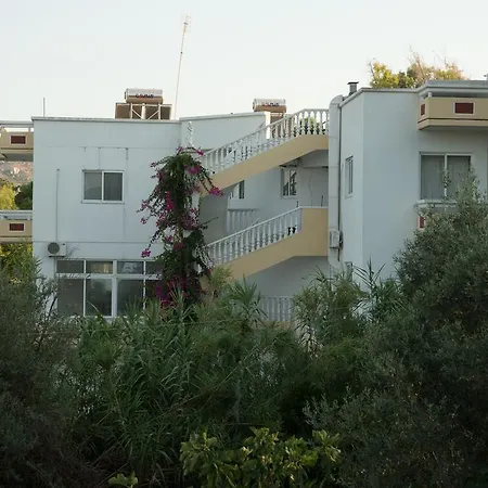 Aphrodite Apartment *